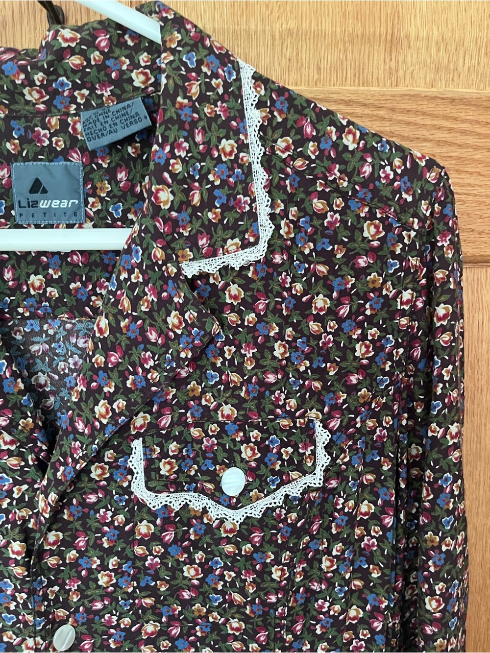 Liz Wear Vintage , prairie , Black Floral Button-Front Dress with Contrast Trim - Picture 3 of 6